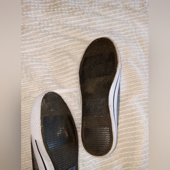 - Airwalk shiny multi color sneakers size 9 1/2 women's - Picture 7 of 8